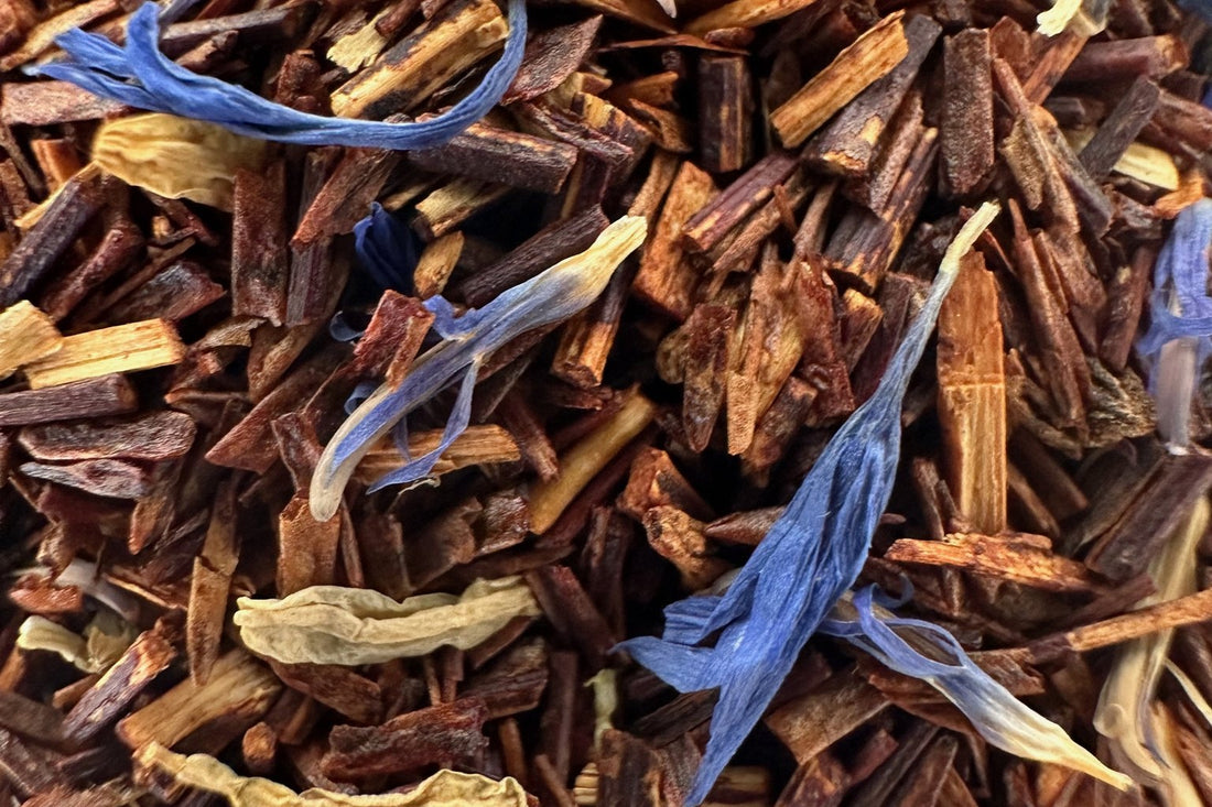 Loose leaf Earl Grey with cornflower petals