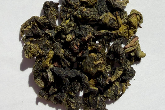 Rolled oolong tea leaves
