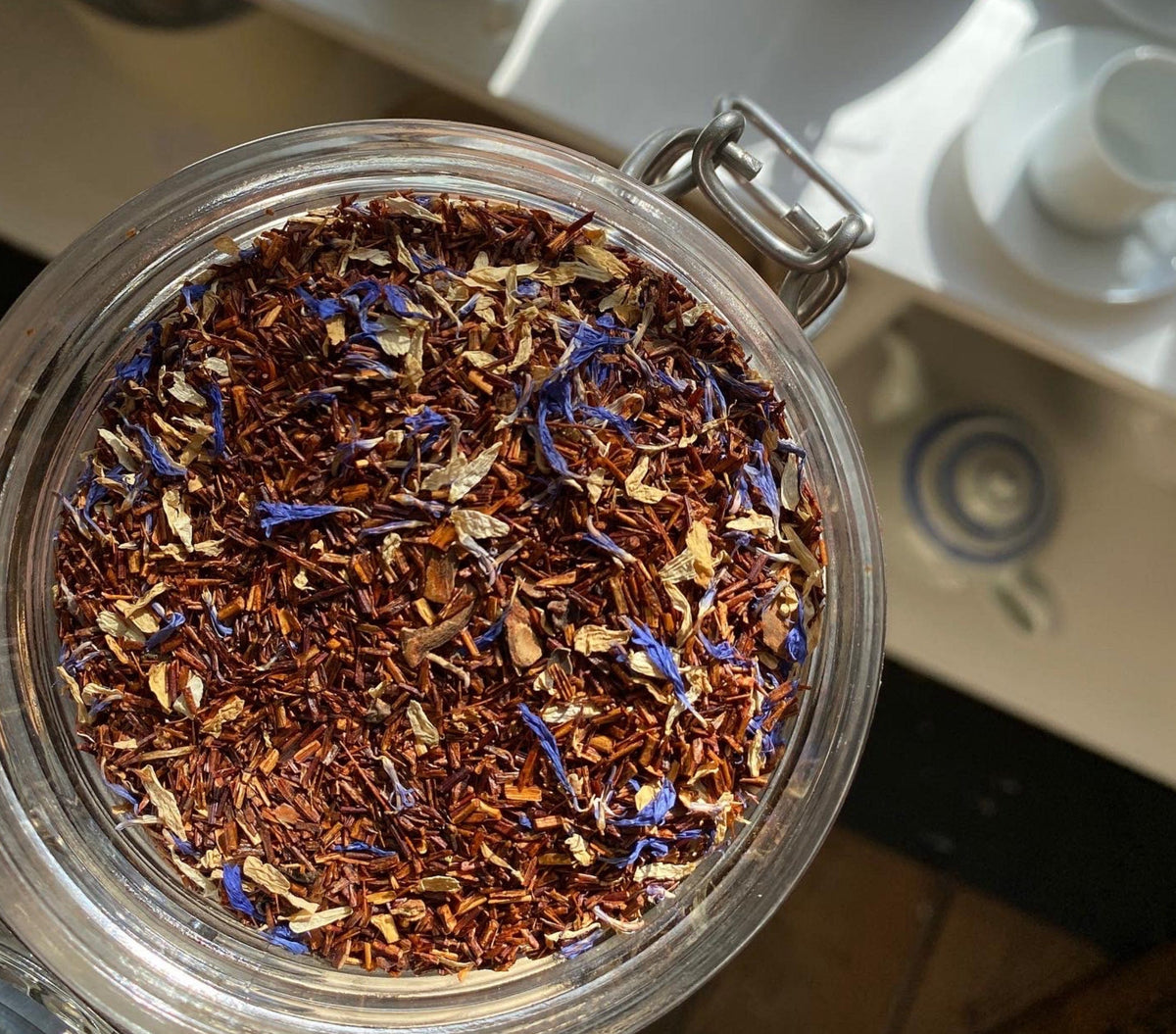 Organic Marzipan Rooibos – loose leaf detail 3